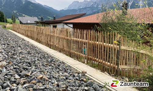 Kastanienzaun wurde in Lermoos von Zaunteam Allgäu, Bad Hindelang - Unterjoch im Jahr 2023 erstellt.
