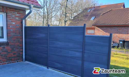 System WPC Sichtschutz, Platinum XL mit Alupfosten einbetoniert wurde in Neuenburg von Zaunteam Friesische-Wehde, Zetel im Jahr 2022 erstellt.