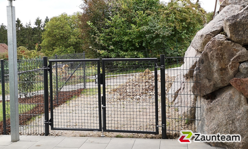 Rohrrahmentor 2-flüglig wurde in Lottstetten von Zaunteam Granacher, Lauchringen im Jahr 2021 erstellt.