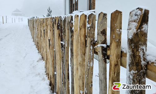 Natur-Staketenzaun aus Kastanie wurde in Oberjoch von Zaunteam Allgäu, Bad Hindelang - Unterjoch im Jahr 2024 erstellt.