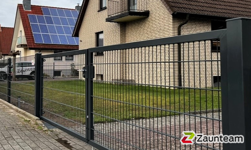 Doppelstabmattentor 2-flüglig wurde in Belm von Zaunteam Osnabrücker Land, Belm im Jahr 2022 erstellt.