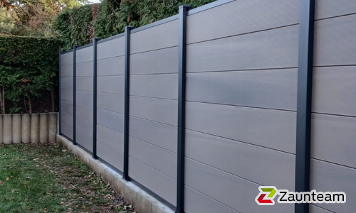 System WPC Sichtschutz, XL mit Alupfosten mit Fussplatte wurde in Pforzheim von Zaunteam Pforzheim, Neuhausen im Jahr 2025 erstellt.