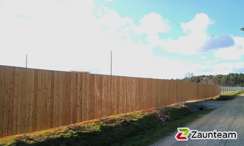 Holz Sichtschutz wurde in Breitenfurt von Zaunteam Wienerwald, Unter-Oberndorf im Jahr 2026 erstellt.