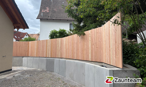 Holz Sichtschutz wurde in Dürrenmettstetten von Zaunteam Lkr. Rottweil, Dietingen-Rotenzimmern im Jahr 2026 erstellt.
