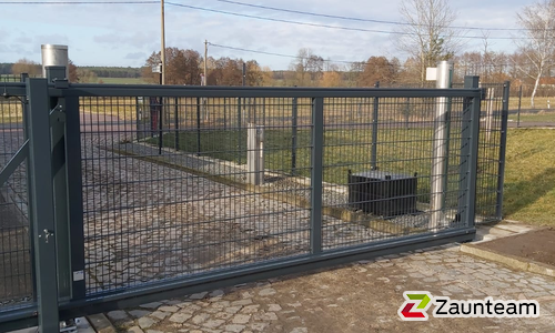 Schiebetor Aluminium wurde in Coswig (Anahlt) von Zaunteam Fläming, Coswig im Jahr 2021 erstellt.