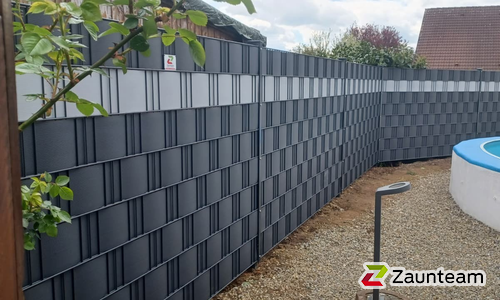 Flechtfix Vario Sichtschutz RAL Standardfarben wurde in Herbertingen von Zaunteam Obere Donau-Bodensee, Sauldorf-Krumbach im Jahr 2026 erstellt.