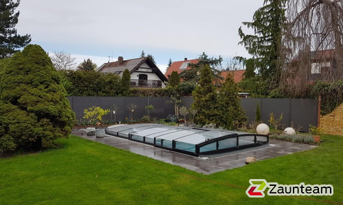 System WPC Sichtschutz, Platinum XL mit Alupfosten einbetoniert wurde in Leipzig von Zaunteam Leipzig, Leipzig im Jahr 2024 erstellt.