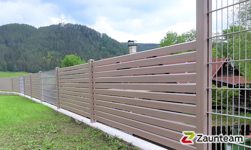Alu Varioprofil Rhombus 80, Aluminiumpfosten vierkant 85 x 85 mm einbetoniert wurde in Kirchberg am Wechsel von Zaunteam Schneebergland, Gloggnitz im Jahr 2022 erstellt.