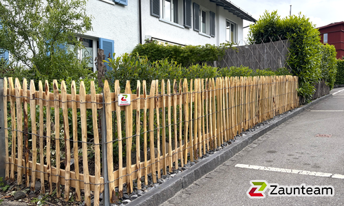 Kastanienzaun wurde in Horgen von Zaunteam Zürich, Dietikon im Jahr 2026 erstellt.