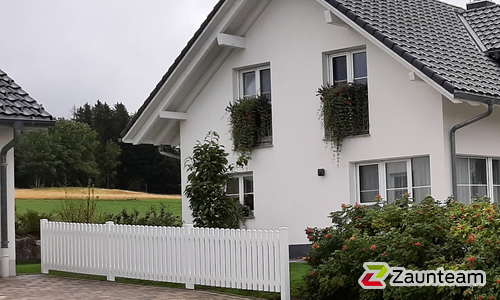 Vinylzaun Galant Dublin wurde in Höchenschwand von Zaunteam Granacher, Lauchringen im Jahr 2019 erstellt.