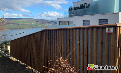 Sicht- und Lärmschutz Köflach wurde in Beinwil am See von Zaunteam Aargau, Egliswil im Jahr 2020 erstellt.