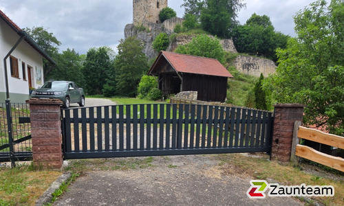 Schiebetor Aluminium wurde in Inzigkofen von Zaunteam Obere Donau-Bodensee, Sauldorf-Krumbach im Jahr 2026 erstellt.