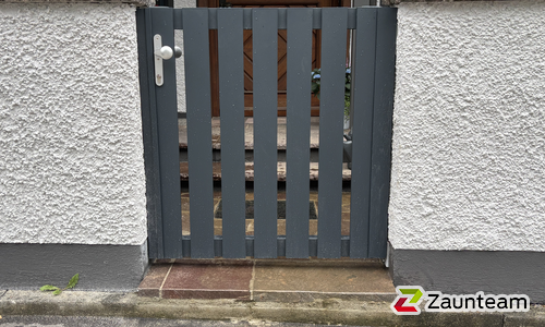 Aluminium Tor 1-flüglig wurde in Derching von Zaunteam Schwaben-Nord, Todtenweis im Jahr 2025 erstellt.