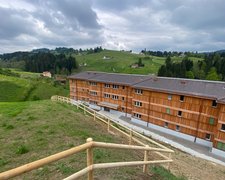 Halbrundlattenzaun weitere wurde in Teufen AR von Zaunteam Appenzellerland, Wasserauen im Jahr 2025 erstellt.