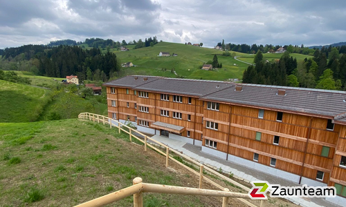 Halbrundlattenzaun weitere wurde in Teufen AR von Zaunteam Appenzellerland, Wasserauen im Jahr 2025 erstellt.