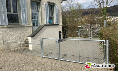 Rohrrahmentor 2-flüglig wurde in Turgi von Zaunteam Aargau, Egliswil im Jahr 2025 erstellt.