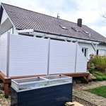 Alu Varioprofil Rhombus mit Aluminiumpfosten vierkant 85 x 85 mm einbetoniert wurde in Hohenroth von Zaunteam Main-Rhön, Euerdorf im Jahr 2024 erstellt.