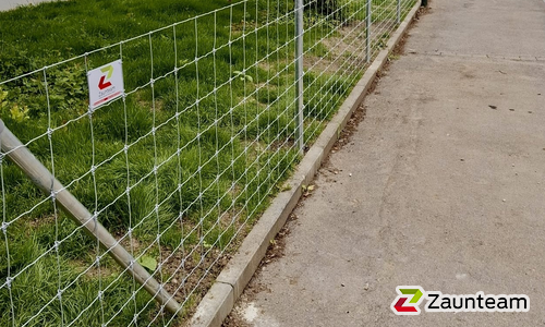 Knotengitter Tornado mit Rohrpfosten verzinkt einbetoniert wurde in Kirchheim Teck von Zaunteam Fenzhöfe Oberwälden, Oberwälden im Jahr 2026 erstellt.