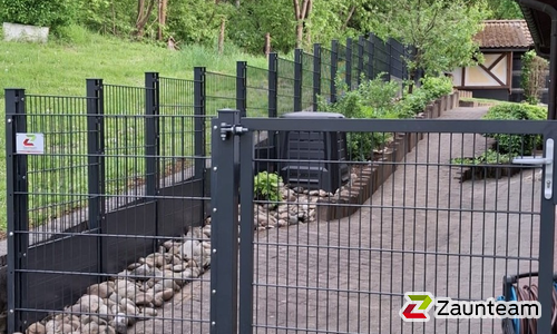 Doppelstabmattentor 1-flüglig wurde in Alzenau Kälberau von Zaunteam Main-Kinzig, Langenselbold im Jahr 2025 erstellt.