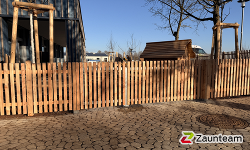 Holztor / Metall-Holztor wurde in Berkheim von Zaunteam Oberschwaben, Obermarchtal im Jahr 2026 erstellt.