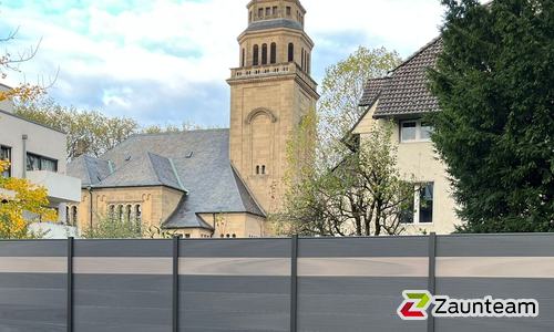 BPC Systemprofil einbetoniert wurde in Gelsenkirchen von Zaunteam Essen, Essen im Jahr 2022 erstellt.