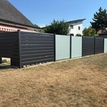 Glas Sichtschutz wurde in Estavayer-le-Lac von Swissclôture Nord Vaudois, Pomy im Jahr 2026 erstellt.