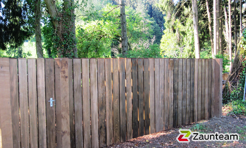 Holz Sichtschutz wurde in Lommis von Zaunteam Thurgau AG, Felben im Jahr 2015 erstellt.