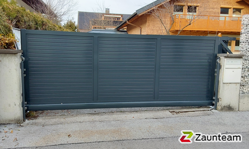 Schiebetor Aluminium wurde in Kufstein von Zaunteam Tirol Unterland, Schwoich im Jahr 2025 erstellt.