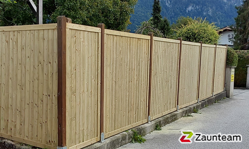 Holz Sichtschutz wurde in Ebbs von Zaunteam Tirol Unterland, Schwoich im Jahr 2026 erstellt.