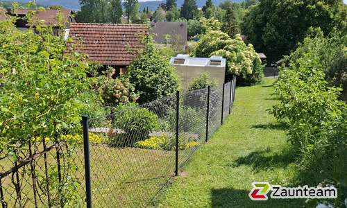 Diagonalgeflecht grün mit Rohrpfosten grün einbetoniert wurde in Hattenhofen von Zaunteam Fenzhöfe Oberwälden, Oberwälden im Jahr 2026 erstellt.