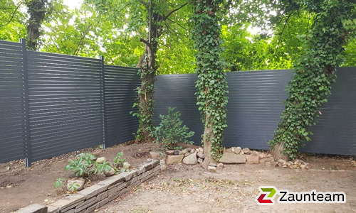 System Alu Sichtschutz, Rhombus mit Alupfosten einbetoniert wurde in Leipzig von Zaunteam Leipzig, Leipzig im Jahr 2025 erstellt.