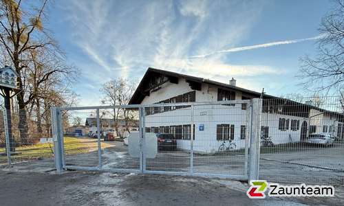 Doppelstabmattentor 2-flüglig wurde in München-Trudering-Riem von Zaunteam München-Ost, Forstinning im Jahr 2025 erstellt.