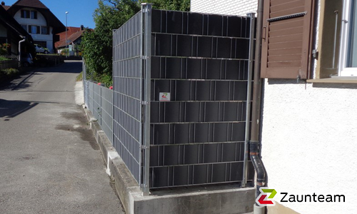 Flechtfix Vario Sichtschutz RAL Standardfarben wurde in Bützberg von Zaunteam Mittelland, Bützberg im Jahr 2017 erstellt.