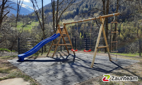 Spielgerät wurde in Stalden von Zaunteam Wallis, Niedergesteln im Jahr 2021 erstellt.