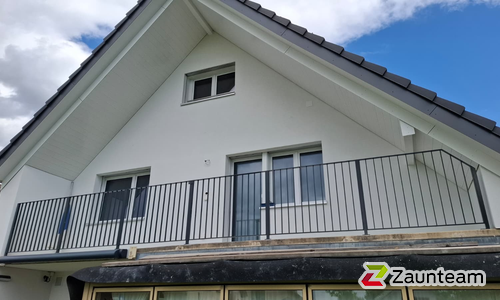 Staketengeländer ohne Handlauf wurde in Lenzburg von Zaunteam Aargau, Egliswil im Jahr 2026 erstellt.