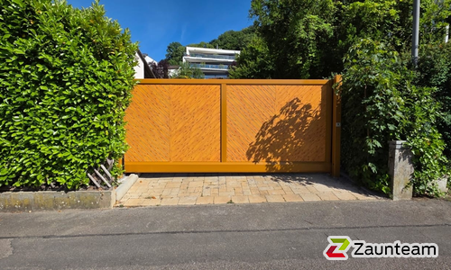 Schiebetor Aluminium wurde in Lörrach von Zaunteam Granacher, Lauchringen im Jahr 2026 erstellt.