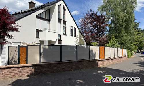BPC Systemprofil einbetoniert wurde in Koblenz-Güls von Zaunteam Koblenz, Winningen im Jahr 2025 erstellt.