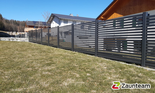 Modern Aluzaun einbetoniert wurde in Immenstadt von Zaunteam Allgäu, Bad Hindelang - Unterjoch im Jahr 2020 erstellt.