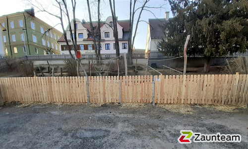 Holztor / Metall-Holztor wurde in Kempten von Zaunteam Allgäu, Bad Hindelang - Unterjoch im Jahr 2022 erstellt.