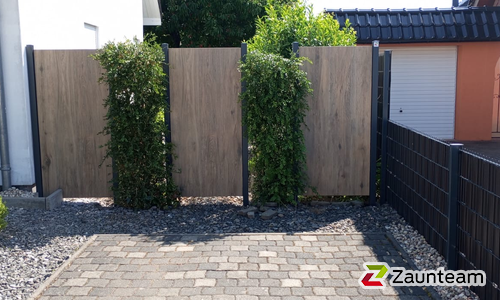 Keramik-Sichtschutz wurde in Dessau-Rosslau von Zaunteam Fläming, Coswig im Jahr 2025 erstellt.