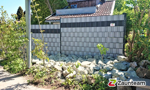 Flechtfix Vario Sichtschutz RAL Standardfarben wurde in Thaining von Zaunteam Ammersee, Hofstetten im Jahr 2020 erstellt.