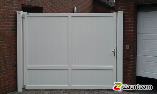 Aluminium Sichtschutztor 1-flüglig wurde in Bochum von Zaunteam Hohe Mark, Hamminkeln im Jahr 2016 erstellt.