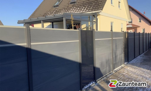 System WPC Sichtschutz, Platinum XL mit Alupfosten einbetoniert wurde in Bad Lauchstädt von Zaunteam Halle, Halle im Jahr 2024 erstellt.