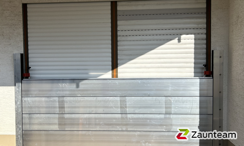 Hochwasserschutzzaun wurde in Hattenhofen von Zaunteam Fenzhöfe Oberwälden, Oberwälden im Jahr 2026 erstellt.