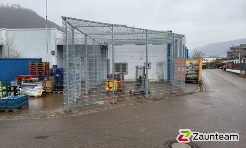 Doppelstabmatten schwer verzinkt mit Pfosten 40x60 verzinkt mit Abdeckleisten einbetoniert wurde in Göppingen von Zaunteam Fenzhöfe Oberwälden, Oberwälden im Jahr 2025 erstellt.