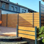 Alu Varioprofil glatt mit Zwischenfüllung schmal, Aluminiumpfosten vierkant 65 x 65 mm einbetoniert wurde in Duisburg von Zaunteam Hohe Mark, Hamminkeln im Jahr 2025 erstellt.
