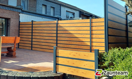 Alu Varioprofil glatt mit Zwischenfüllung schmal, Aluminiumpfosten vierkant 65 x 65 mm einbetoniert wurde in Duisburg von Zaunteam Hohe Mark, Hamminkeln im Jahr 2025 erstellt.