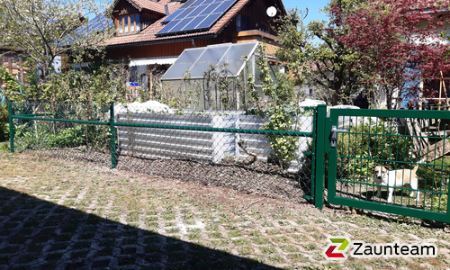 Diagonalgeflecht grün mit Rohrpfosten stabil grün einbetoniert wurde in Immenstadt von Zaunteam Allgäu, Bad Hindelang - Unterjoch im Jahr 2020 erstellt.
