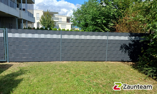 Flechtfix Vario Sichtschutz RAL Standardfarben wurde in Villach von Zaunteam Kärnten-Mitte, Arnoldstein im Jahr 2025 erstellt.