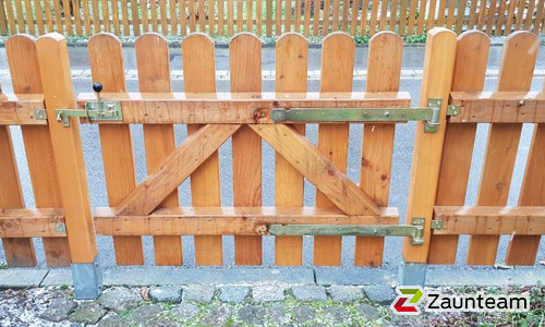Holz Sichtschutztor 1-flüglig wurde in Leipzig von Zaunteam Halle, Halle im Jahr 2023 erstellt.